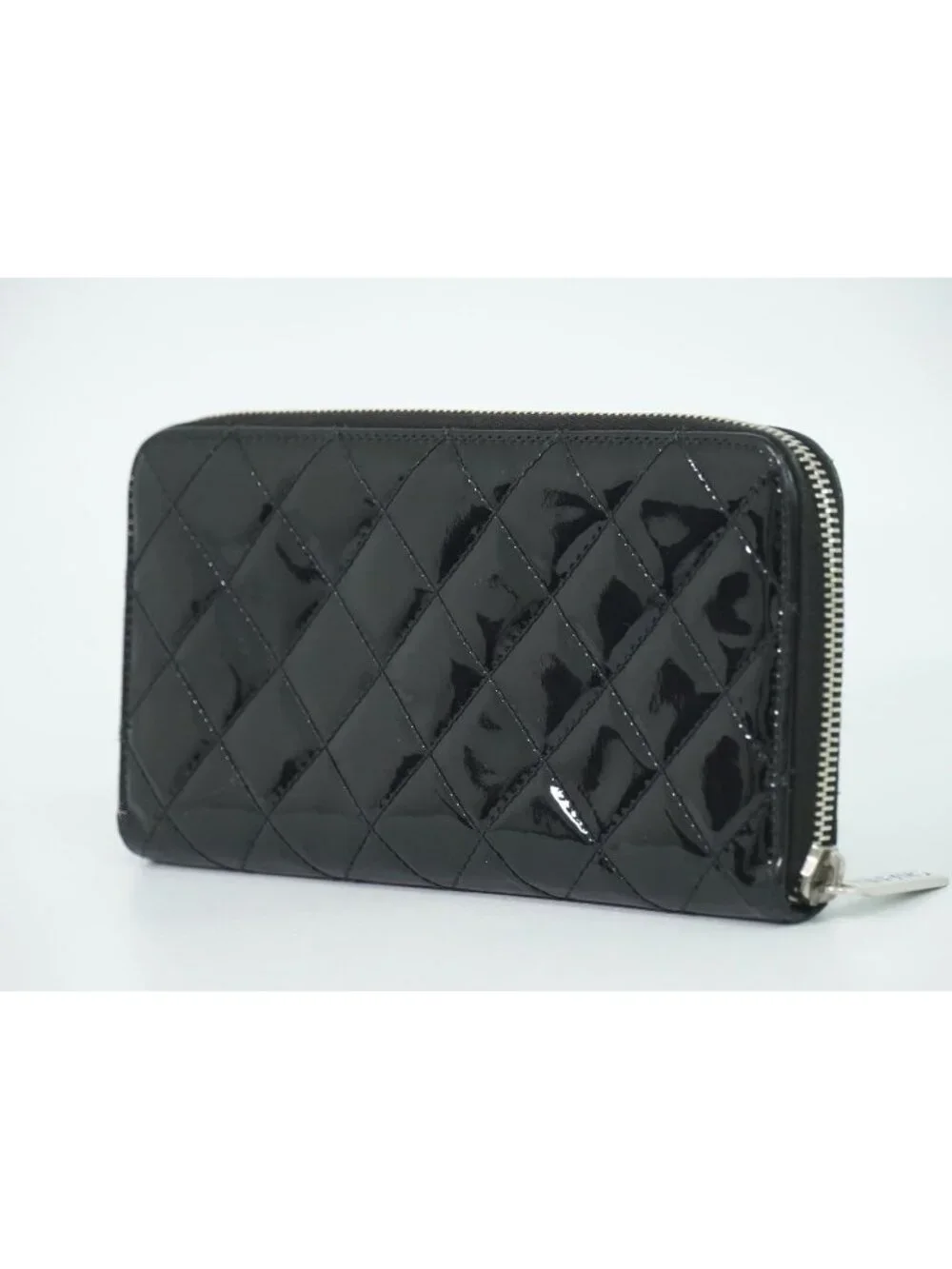 Chanel CC Logo Quilted Round Zip Wallet Patent Leather Black